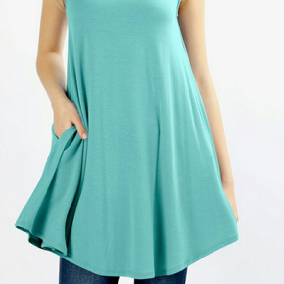 Zenana Sleeveless round neck pocket dress - Picture 2 of 2